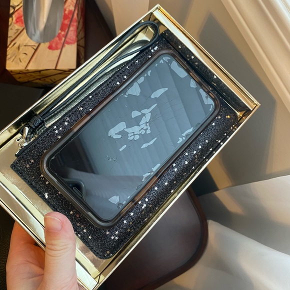 Brand new still in box COACH wristlet - Picture 6 of 6